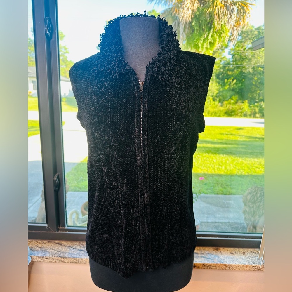 Vintage Lisa International Black Velour Sleeveless Zip-Up Vest Size Large